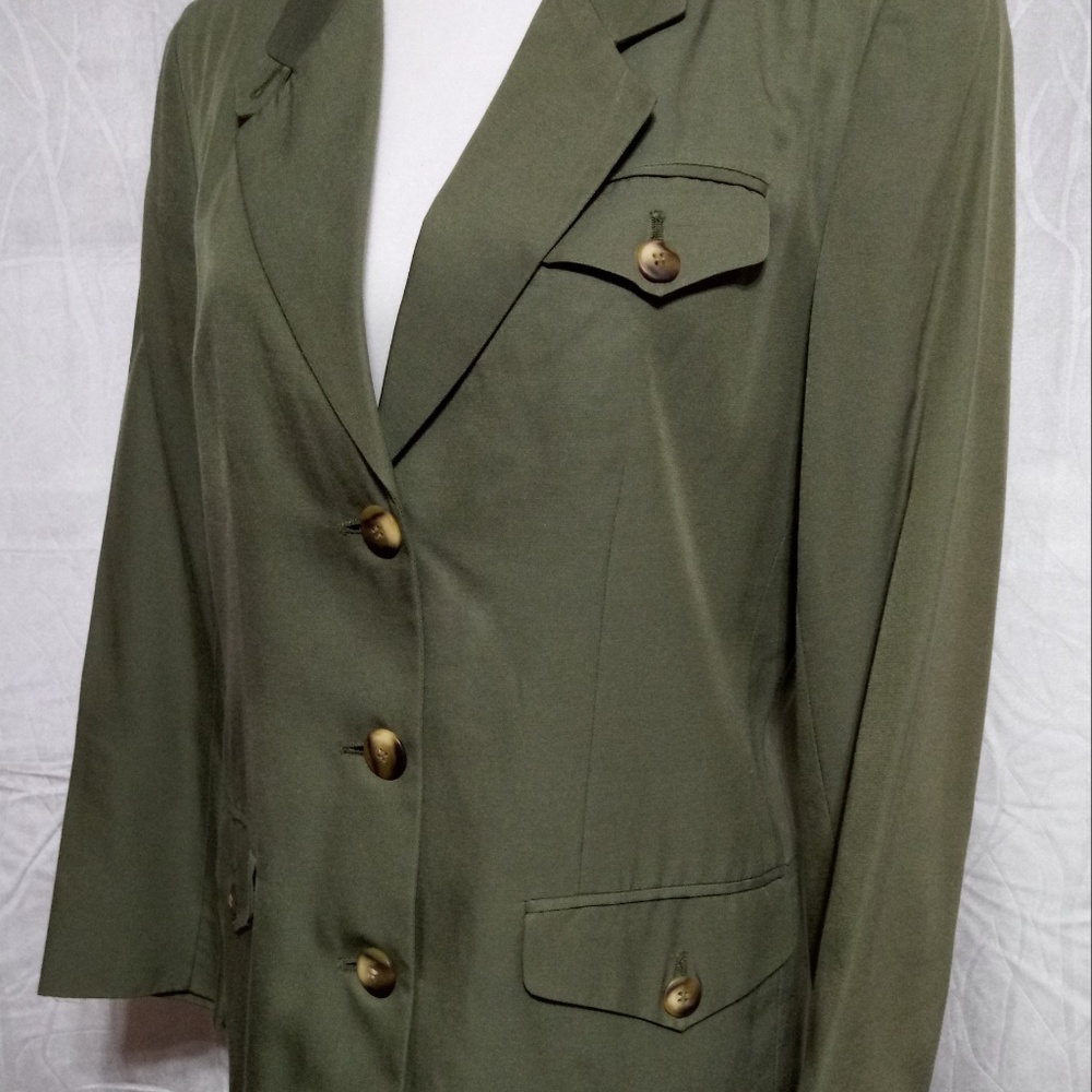 LIZ CLAIBORNE 2 PIECE PANT SUIT, SIZE 8 PETITE